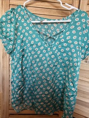 Chocolate Teal Daisy V-Neck Short Sleeve Top Medium